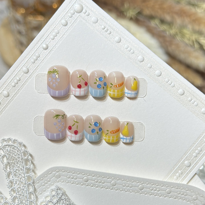 Artistic Fruit-Inspired Press-On Nail Set Kalsten