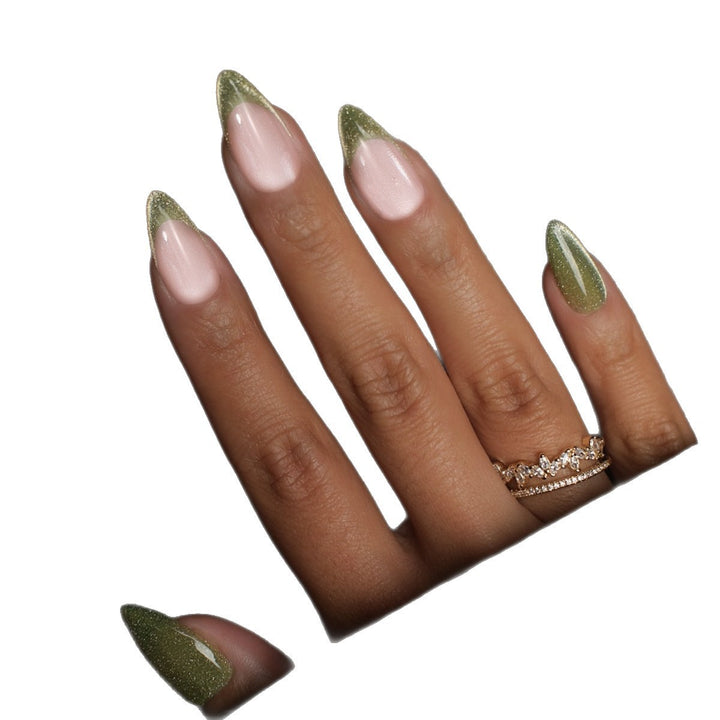 Acrylic nail set with glamorous claw cut and sparkling accents Kalsten
