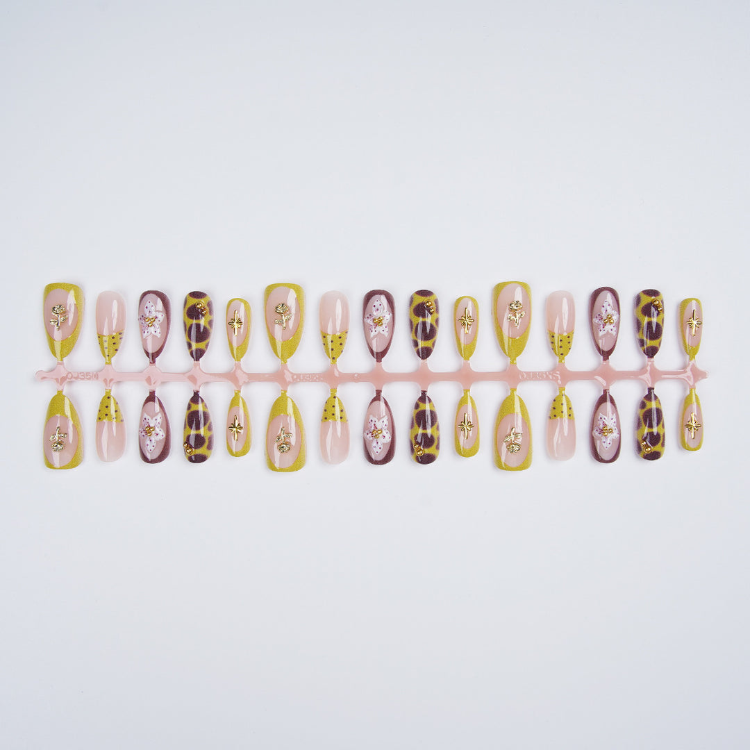 Elegant Artificial Nail Set with Unique Design Kalsten