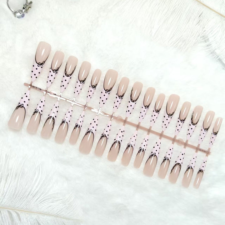 Trendy Nail Art Kalsten