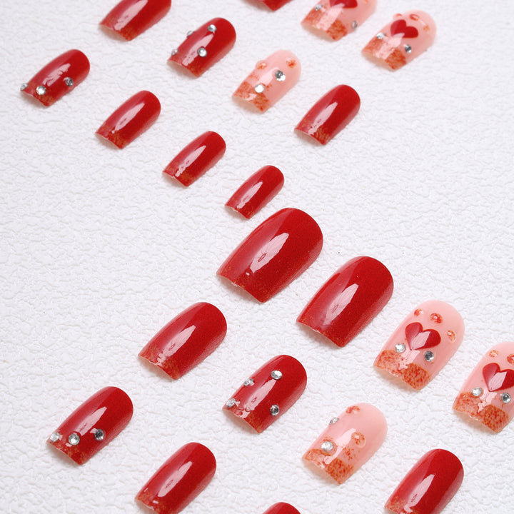Glamorous Heart-Accent Press-On Nails Kalsten