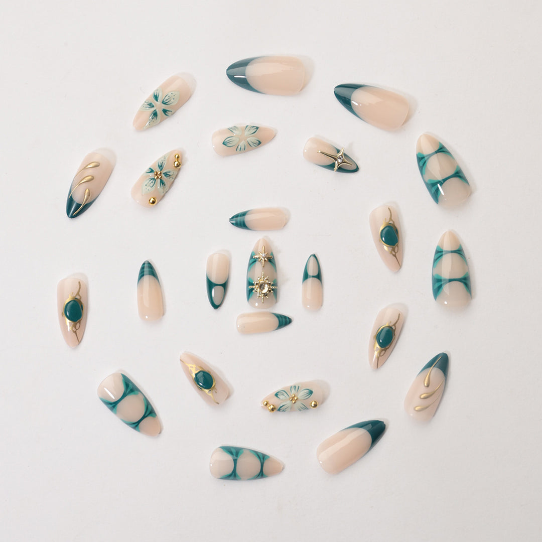 Creative Nail Art Set with Elaborate Flower and Gold Decorations Kalsten