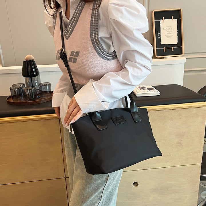 Elegant Structured Handbag Kalsten