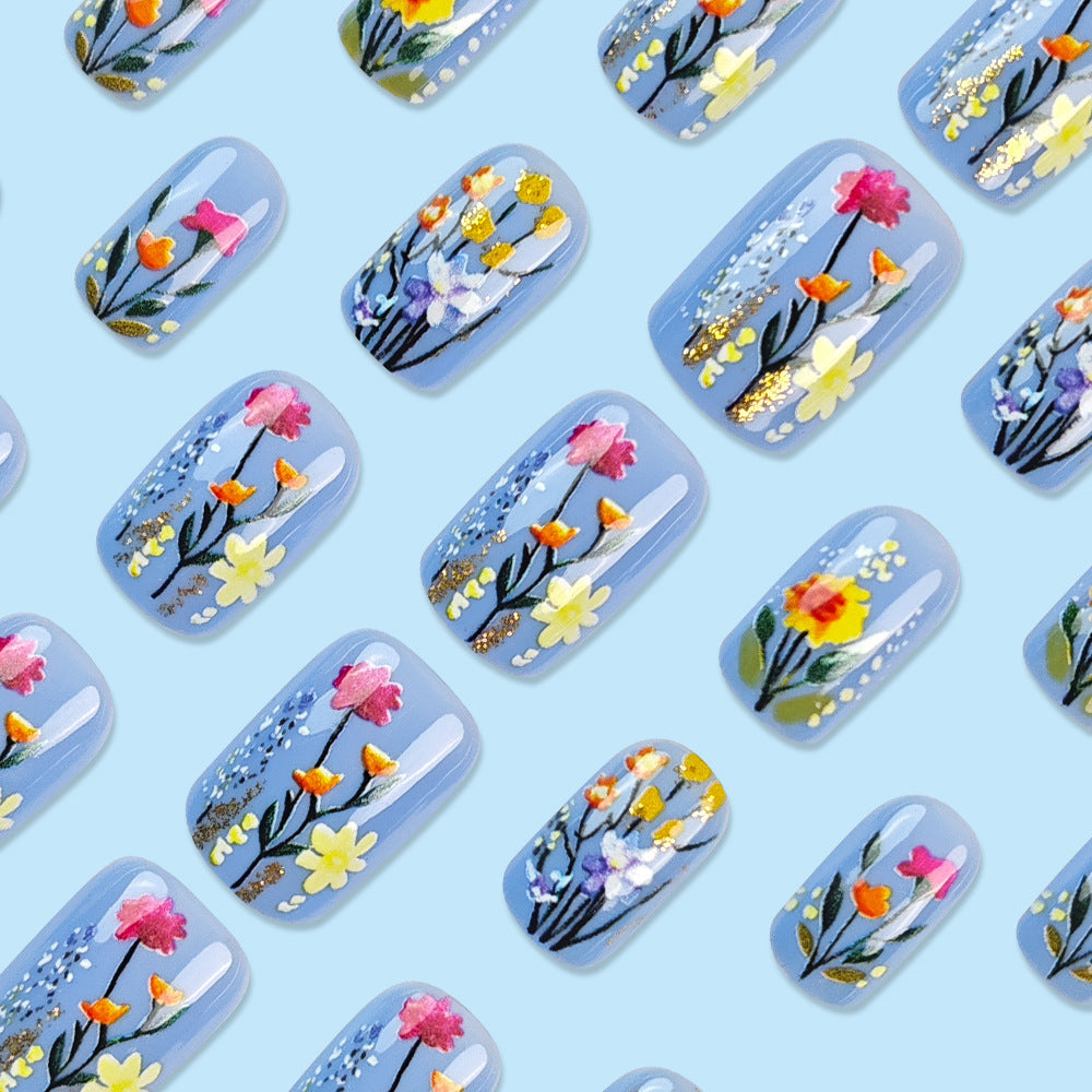 Floral-Embellished Press-On Nail Art Kalsten