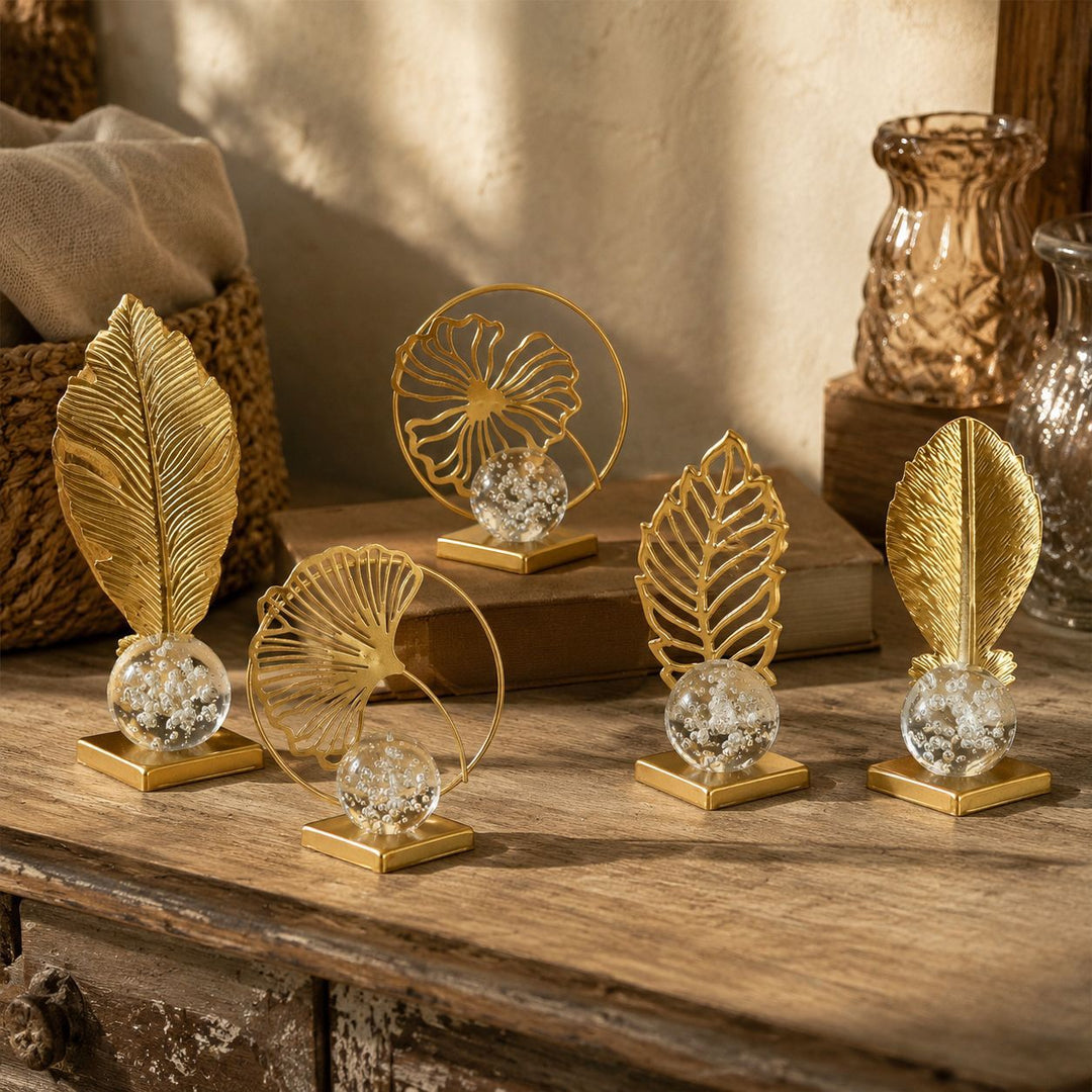 Elegant Leaves Shapes Table Decor
