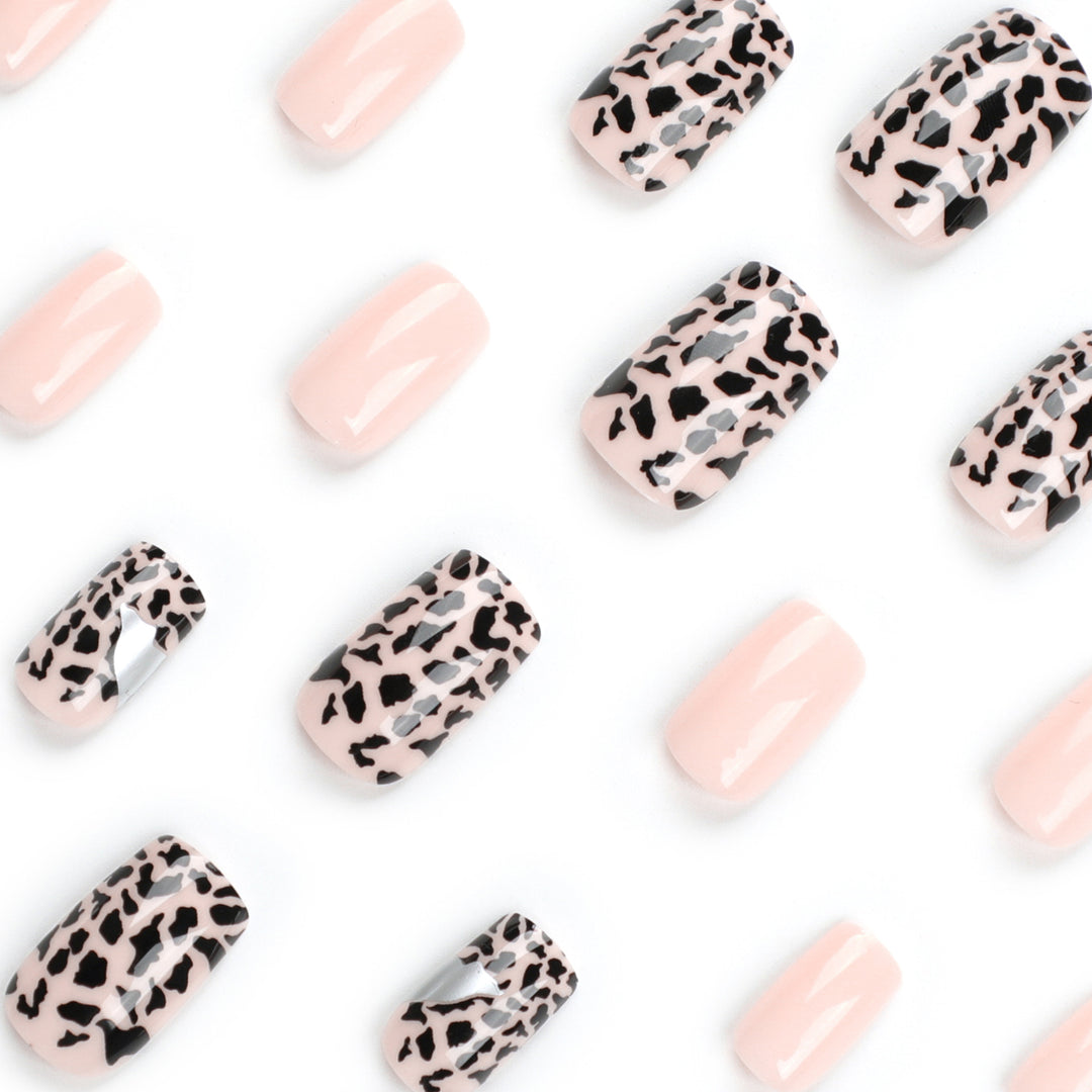 Artful Nail Art with Elegant Animal Design Kalsten
