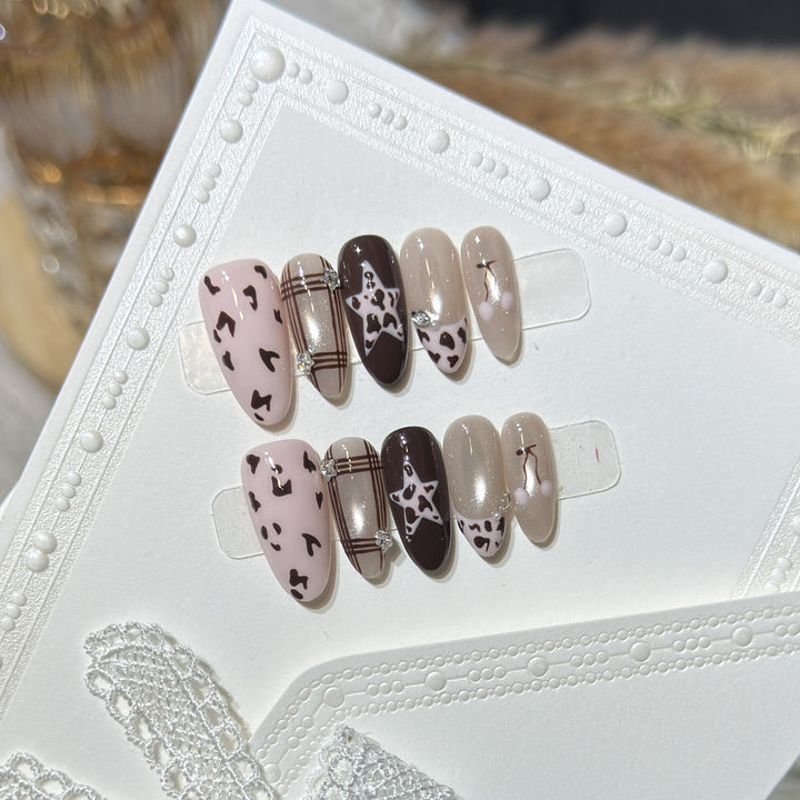 Artistic Press-On Nail Art Set with Unique Pattern Designs Kalsten