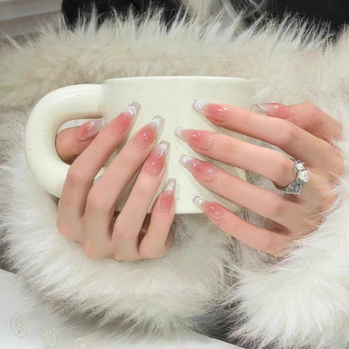 Elegant and Stylish Artificial Nails with Practical Design Kalsten