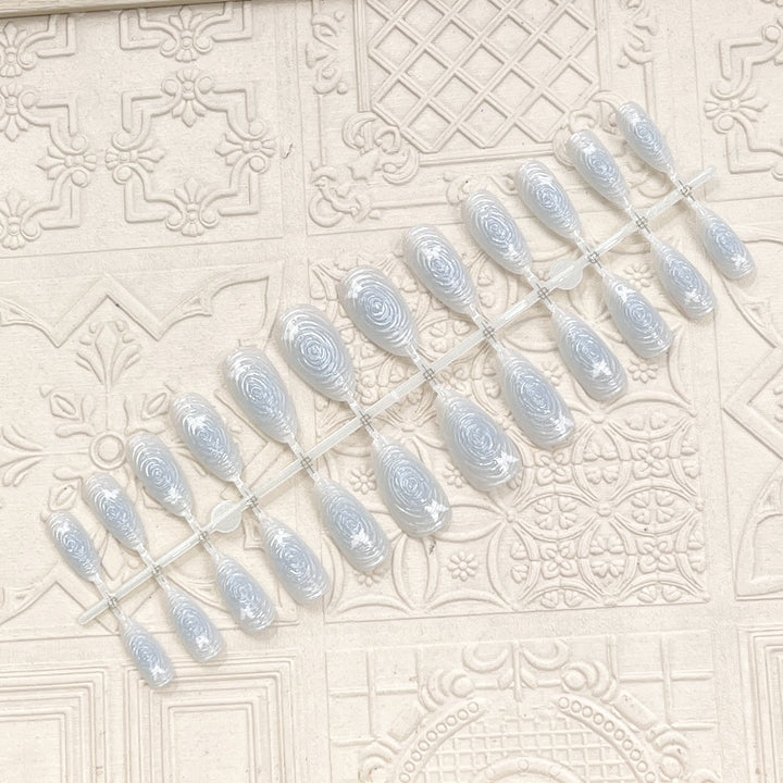 Artistic Floral-Accent Press-On Nail Set Kalsten