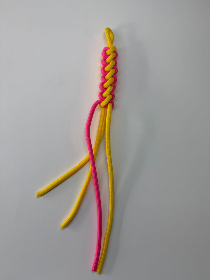 Sporty Paracord Bracelet Kalsten