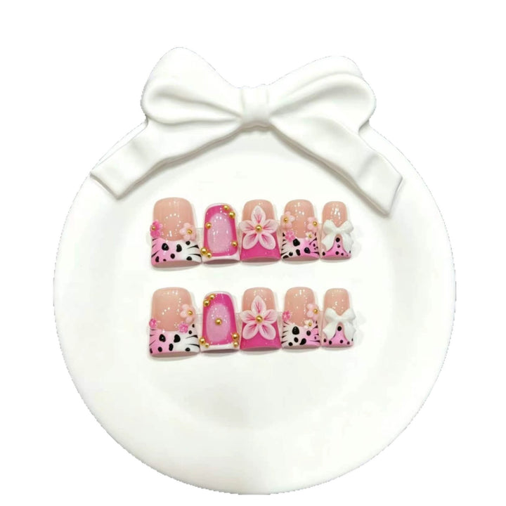 Artistic Floral-Themed Press-On Nail Art Set