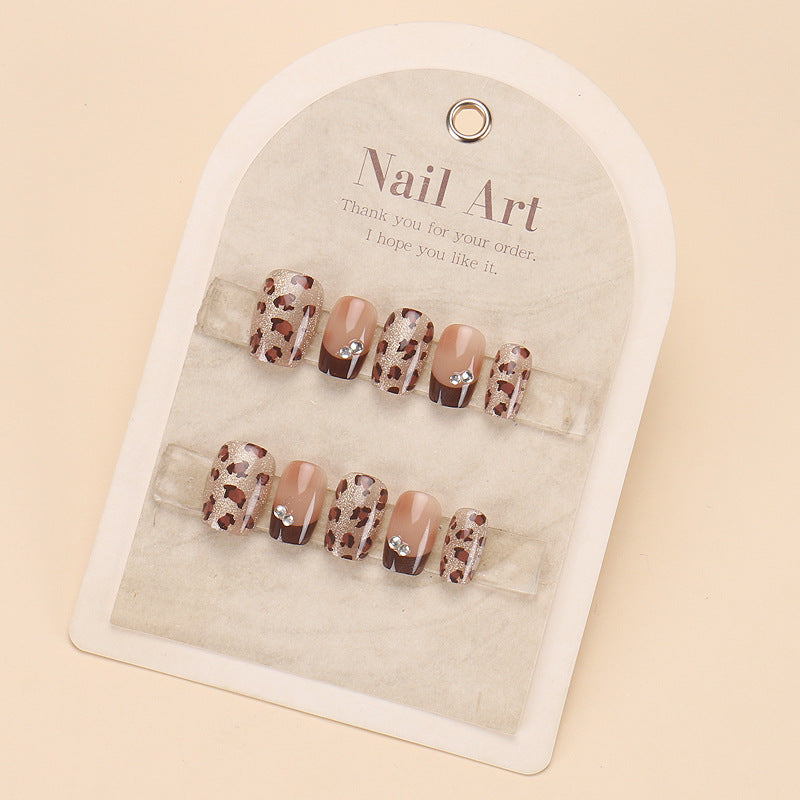 Glamorous Press-On Nail Set with Rhinestone and Glossy Finish Kalsten