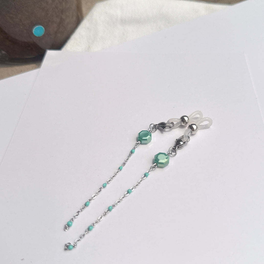 Decorative Chain Necklace with Beaded Accents Kalsten