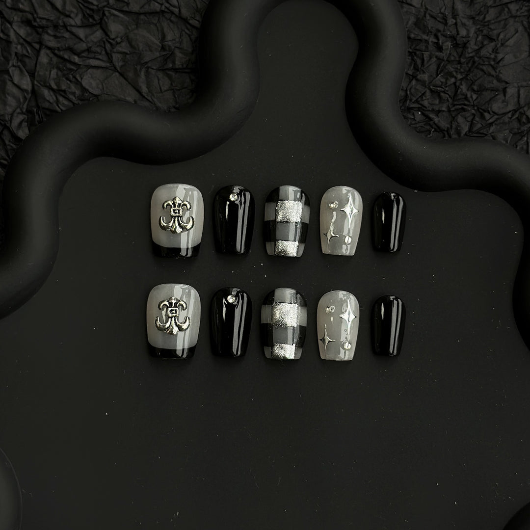 Chic Decorative Press-On Nail Set