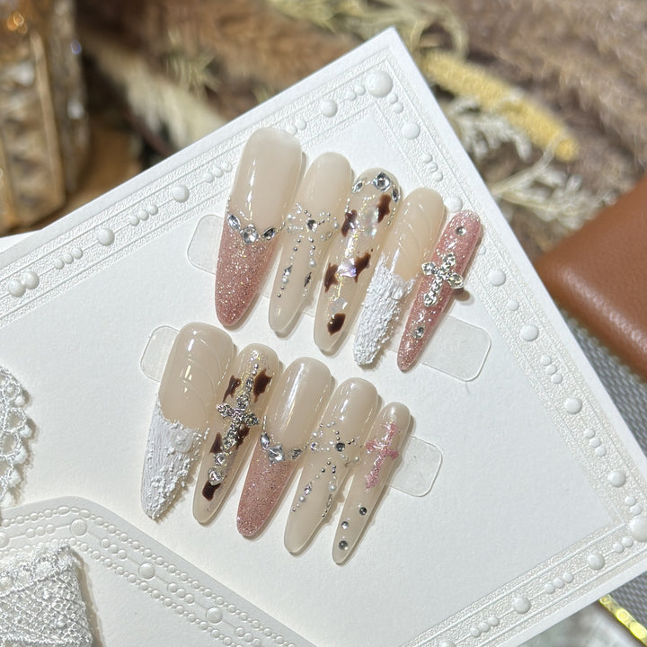 Glamorous Press-On Nail Art Kit with Innovative Design Elements Kalsten