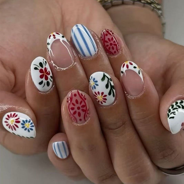 Art nail set with floral and graphic patterns Kalsten