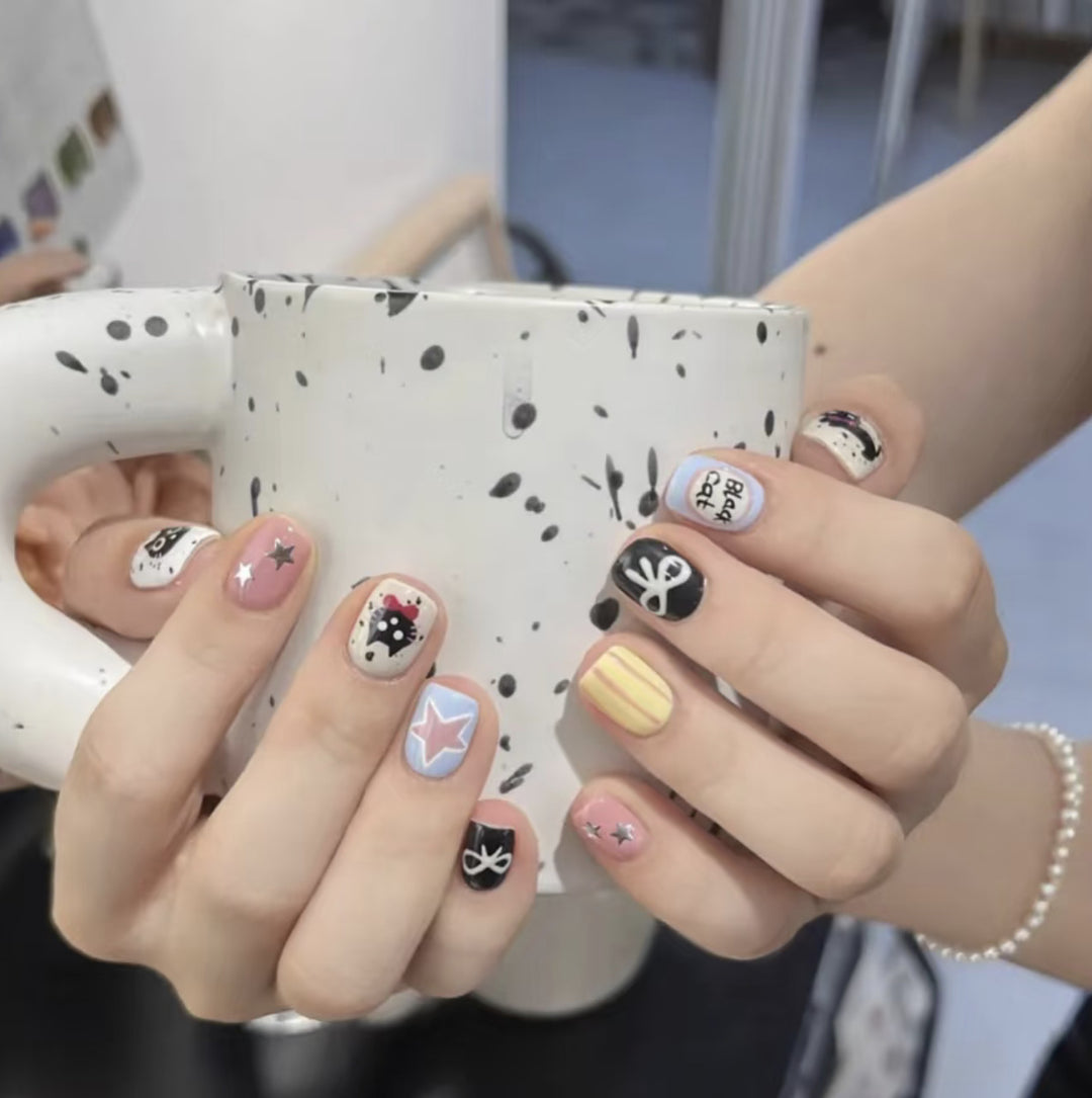 Playful Cat-Themed Press-On Nail Set Kalsten