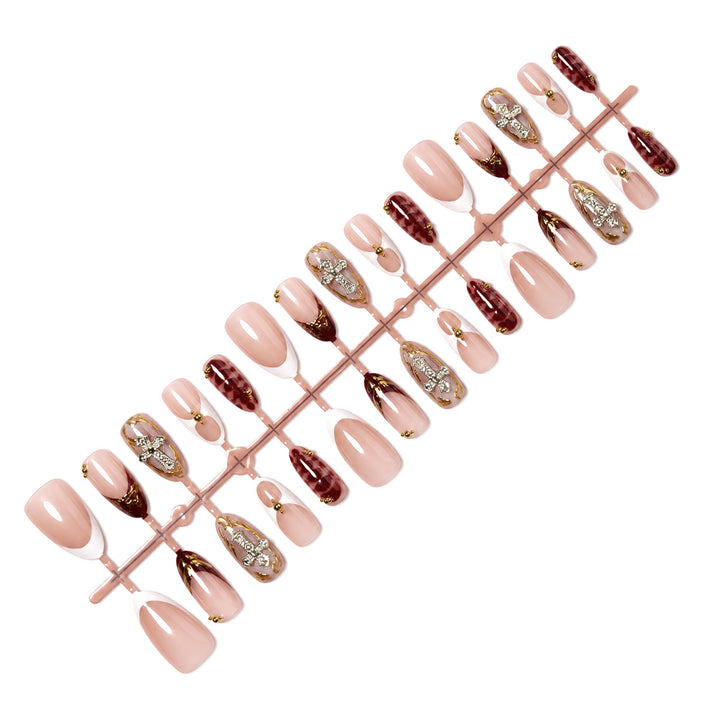 Artificial nails with elegant glitter and jewelry details Kalsten