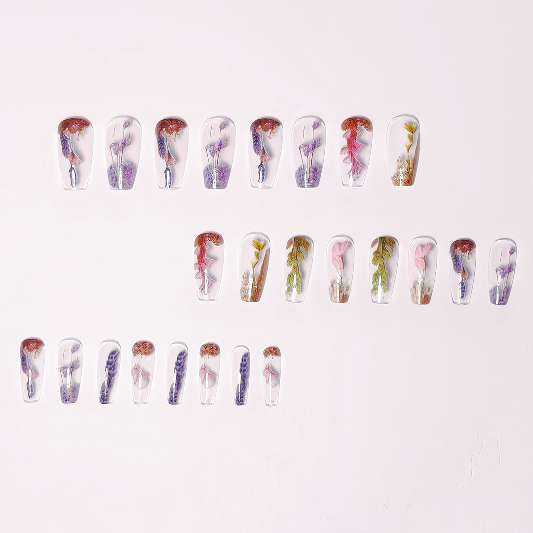 Artificial nails with dried flowers Kalsten