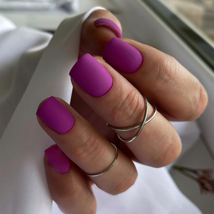 Matt lacquered nail art Kalsten