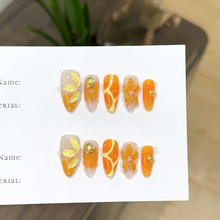 Artistic Floral Design Press-On Nail Set