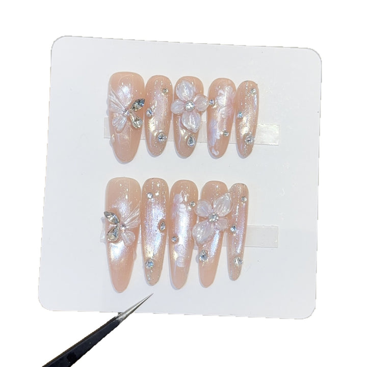 Art nails with floral motifs Kalsten