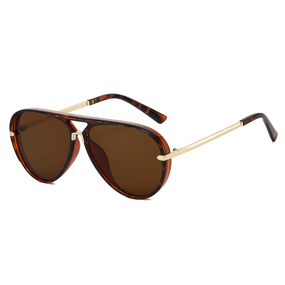 Elegant Aviator Sunglasses with Gold Accents Kalsten