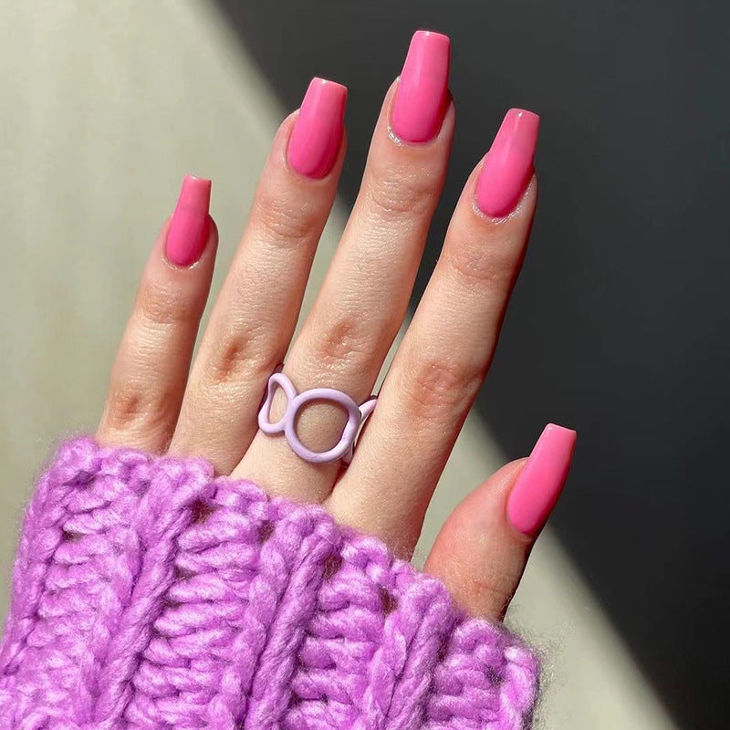 Stylish artificial nails in elegant gloss finish Kalsten