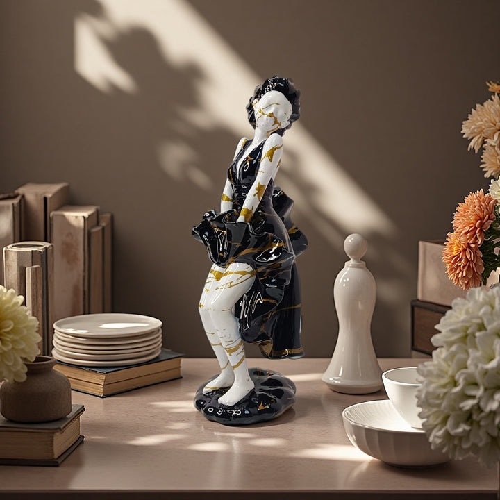Artistic figure with beach design Kalsten