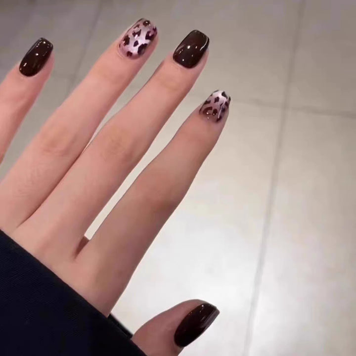 Artistic Press-On Nail Set with Leopard Print and Glossy Finish Kalsten