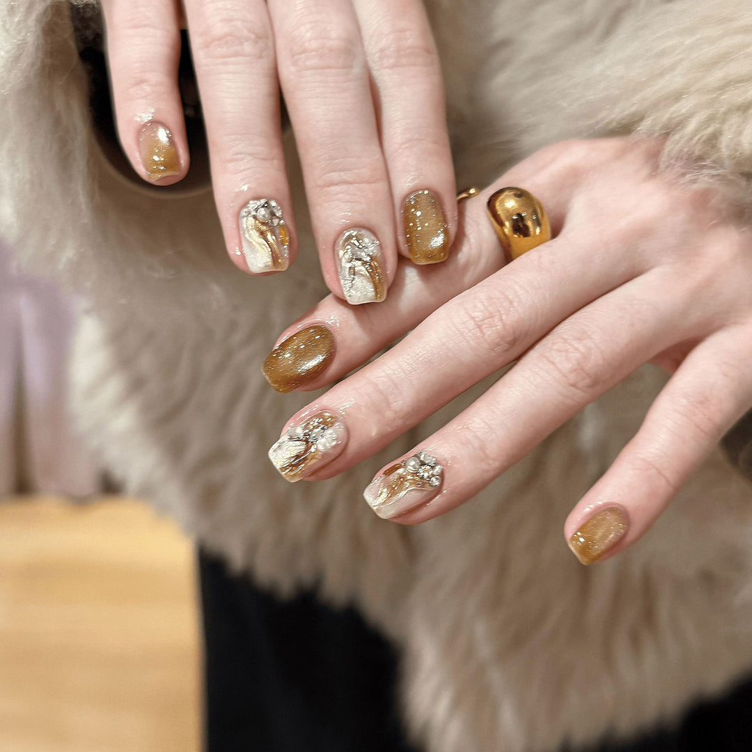Elegant Artificial Nails with Luxurious 3D Details Kalsten