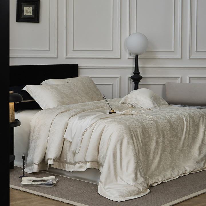 Luxurious satin jacquard bedding set with fine piping