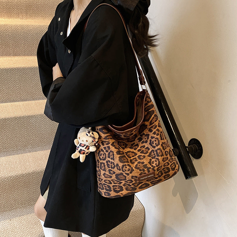 Stylish Reversible Shoulder Bag