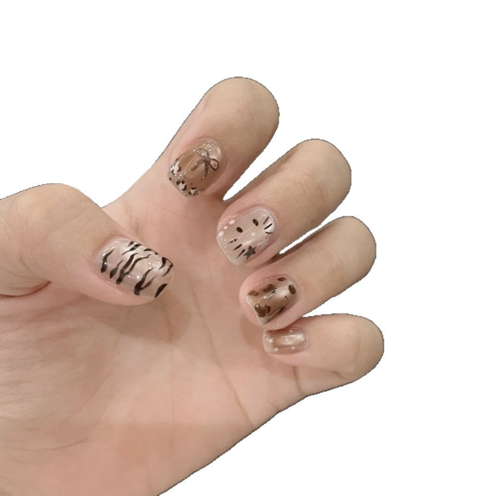 Trendy Artistic Press-On Nail Set Kalsten