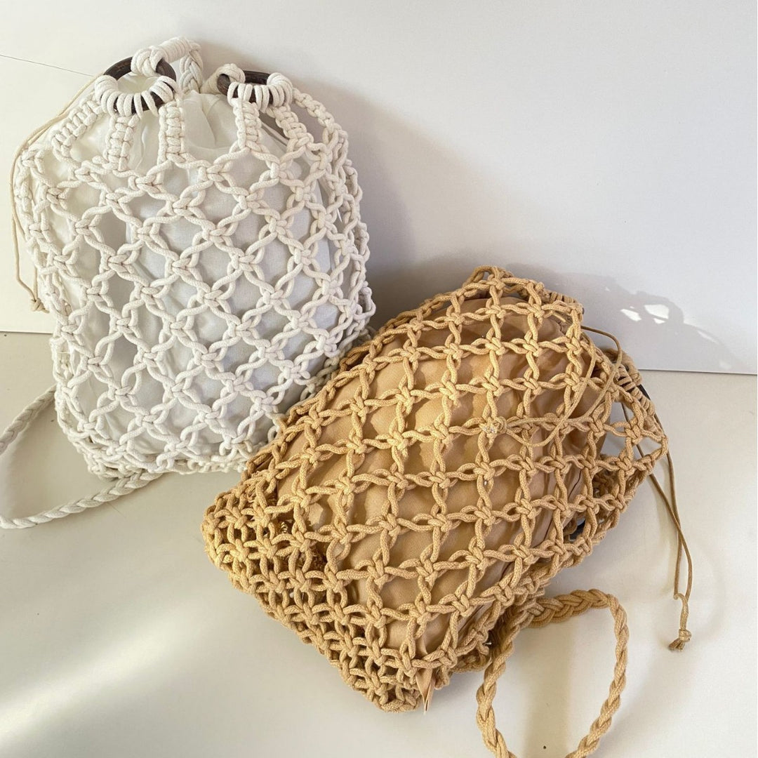Hand-knotted mesh bag with decorative wooden rings Kalsten