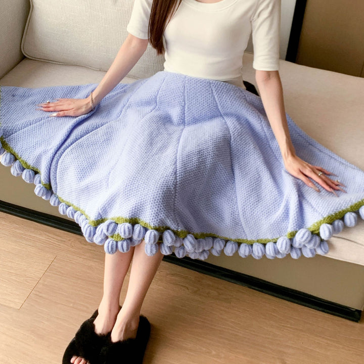 Cozy Blanket with Playful Pompons Kalsten