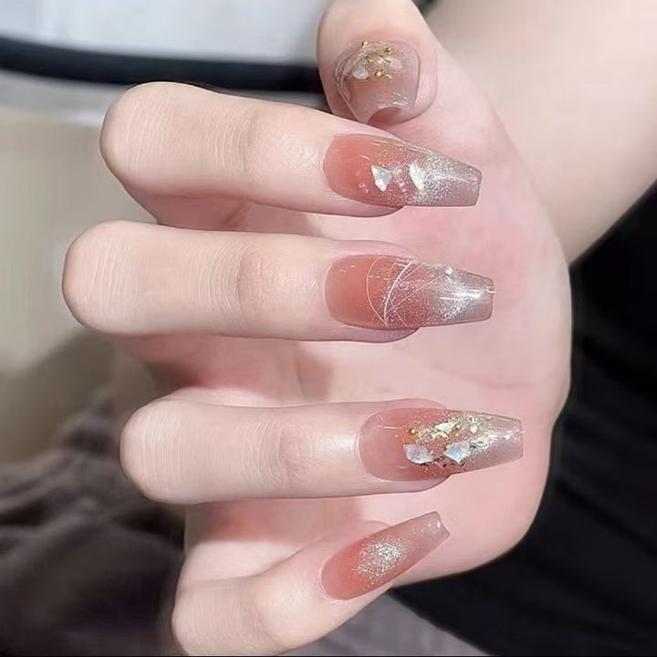 Artistic nails with glitter accents Kalsten