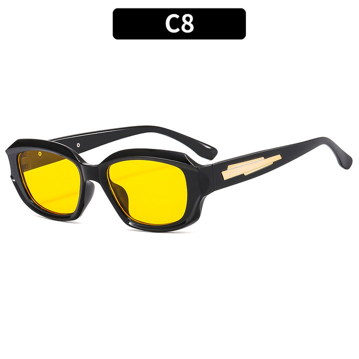 Stylish Cat-Eye Sunglasses with Elegant Accent