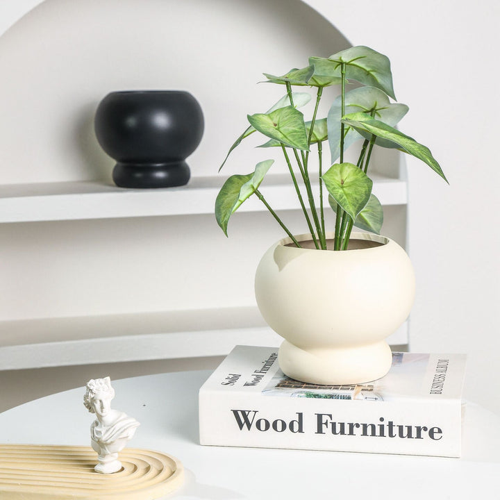 Elegant Decorative Planter for Modern Living Spaces