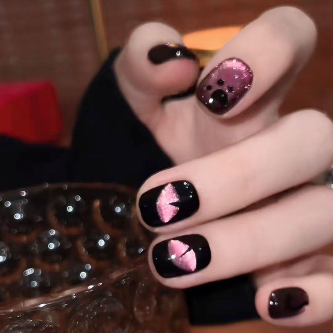 Cute Character Press-On Nail Art Set Kalsten