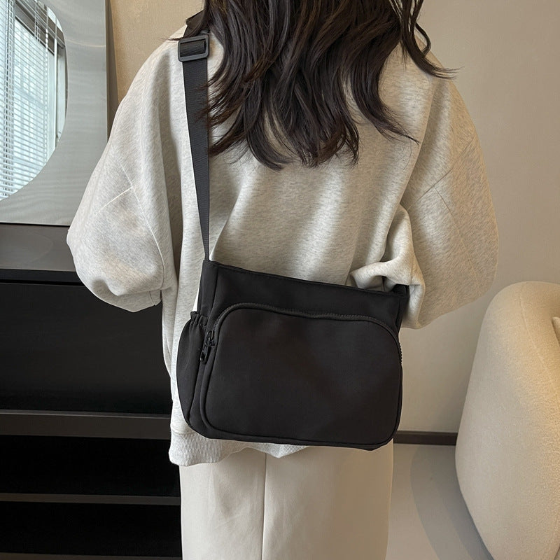 Practical shoulder bag with versatile storage compartments Kalsten