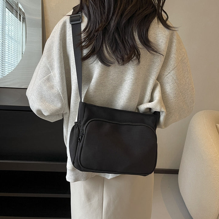 Practical shoulder bag with versatile storage compartments Kalsten
