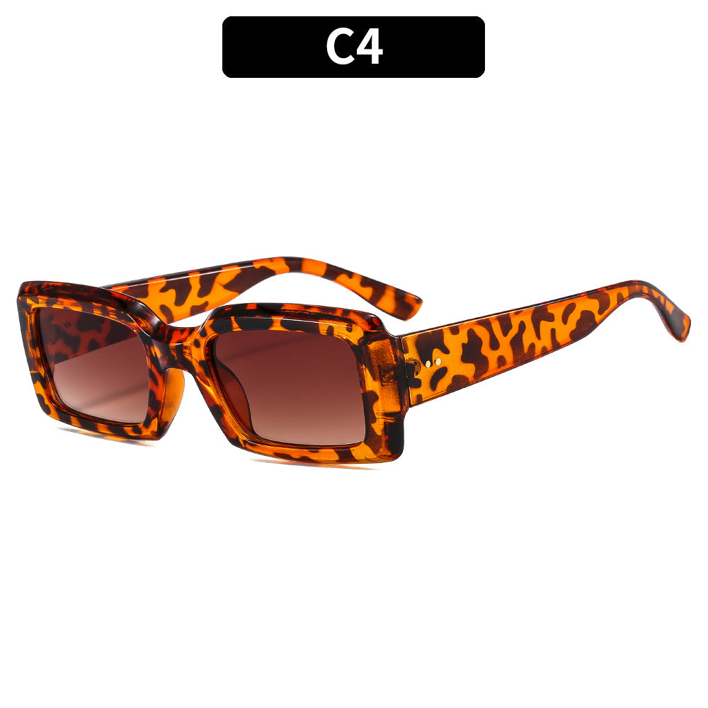 Trendsetting Square Frame Sunglasses