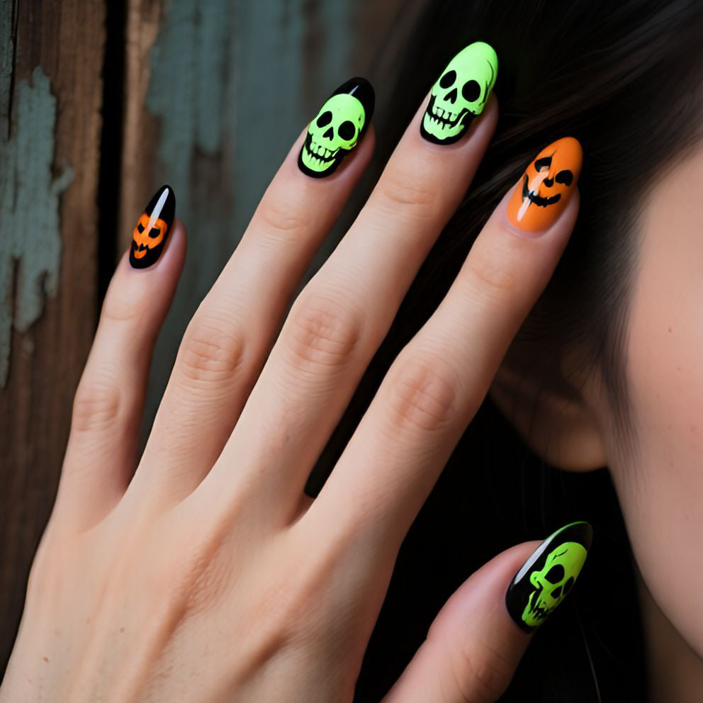Halloween Skull-Themed Nail Art Set