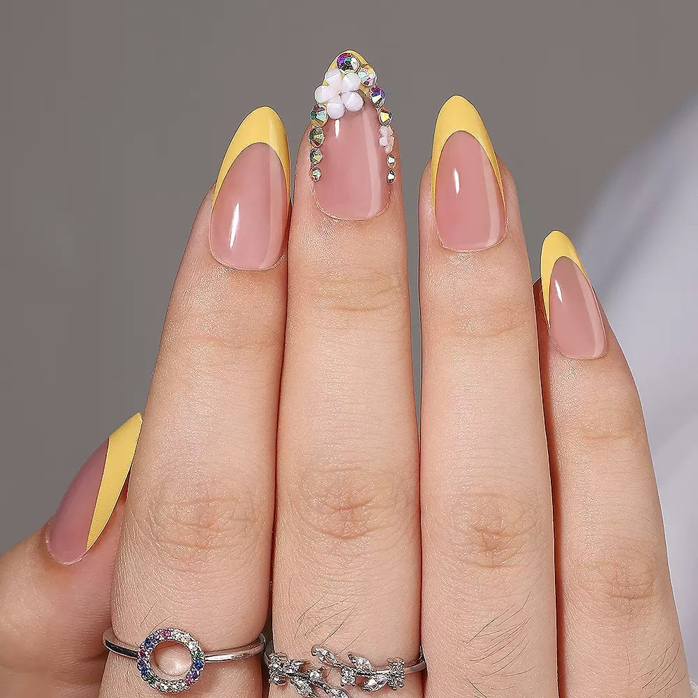 Artificial nail set with elegant French design and 3D flower decorations Kalsten