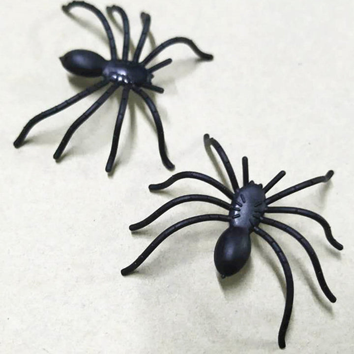 Realistic Spider Figurine Set Kalsten