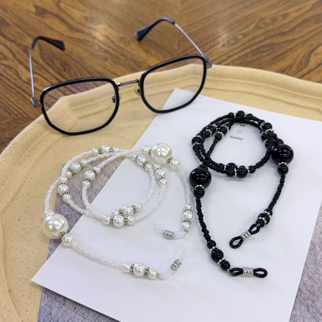 Chic Beaded Eyewear Holder Kalsten