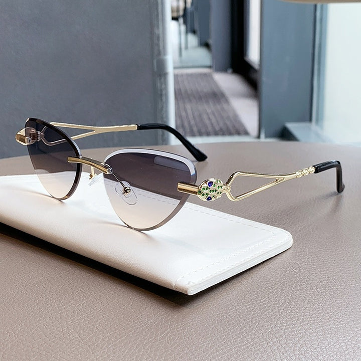 Women's Cat-Eye Sunglasses in Modern Design Kalsten