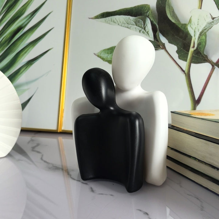 Artistic Dual Figure Decoration Kalsten