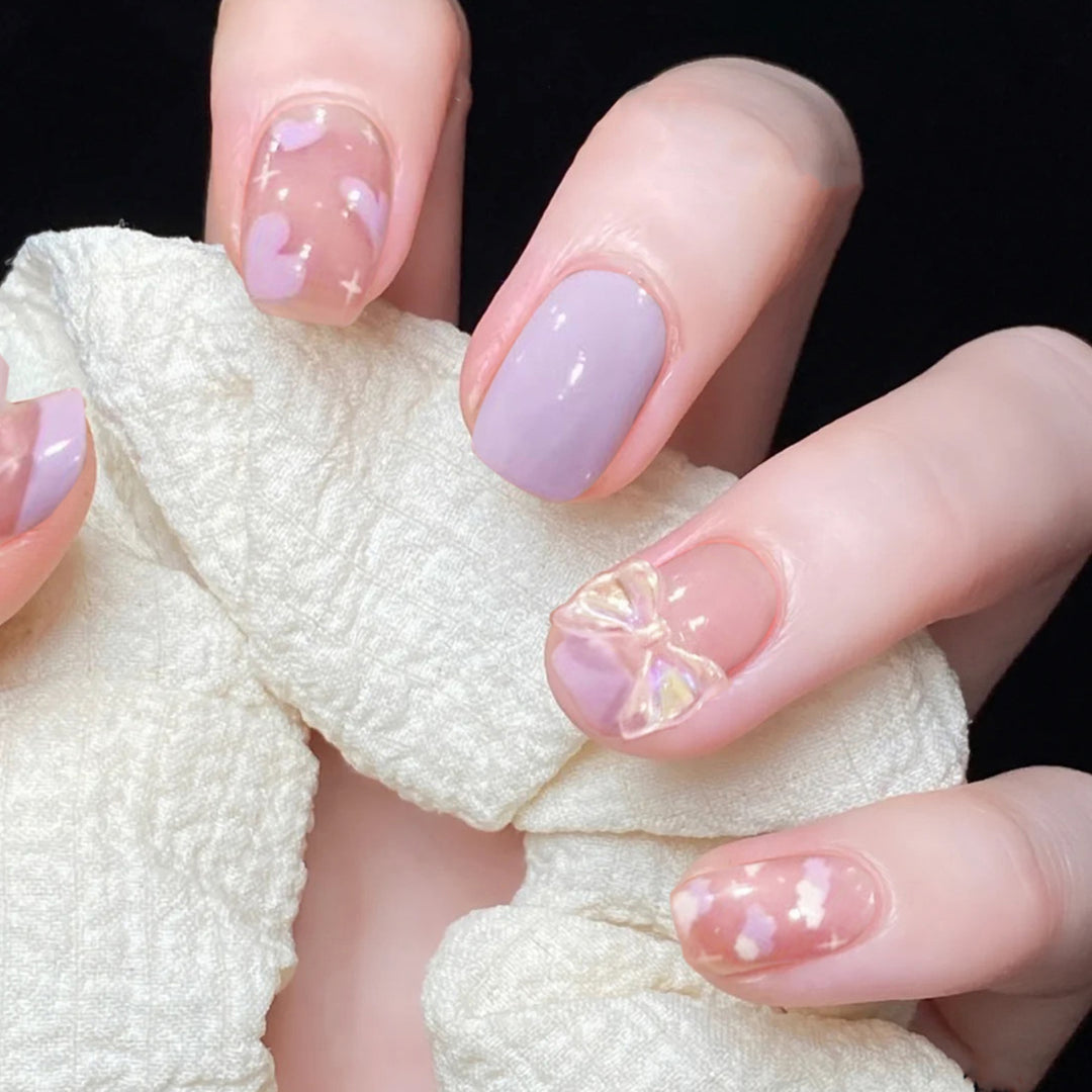 Artful nail extensions with an elegant leaf pattern Kalsten